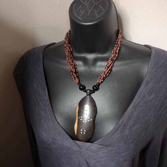 18 Inch Beaded Necklace With Large Wooden Pendant - Picture 2 of 10